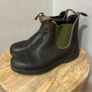 Blundstone Chelsea boots in dark brown leather with olive green detail